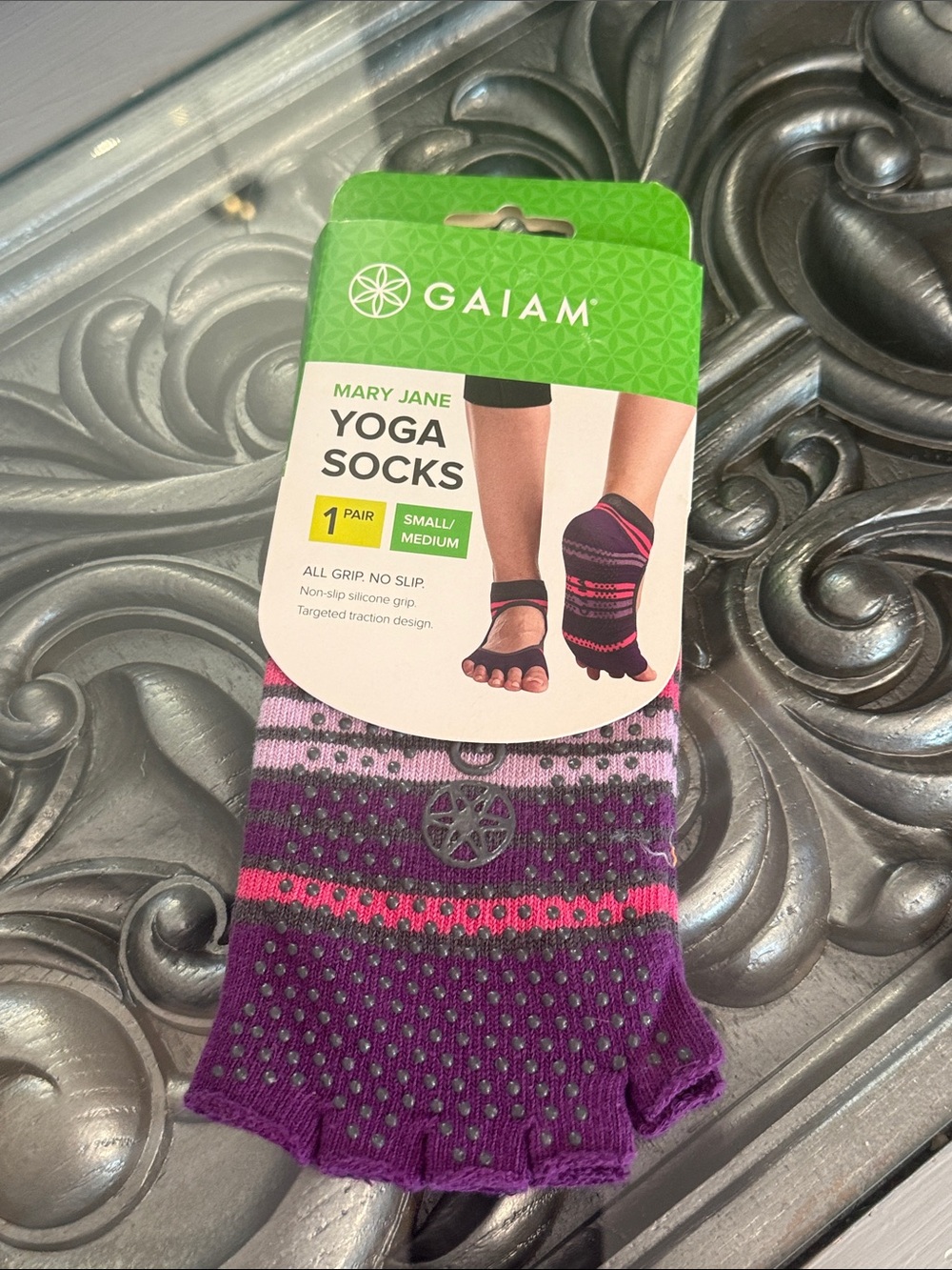 GAIAM Small Medium Purple Pink Mary Jane Grip Yoga Socks - Picture 3 of 8